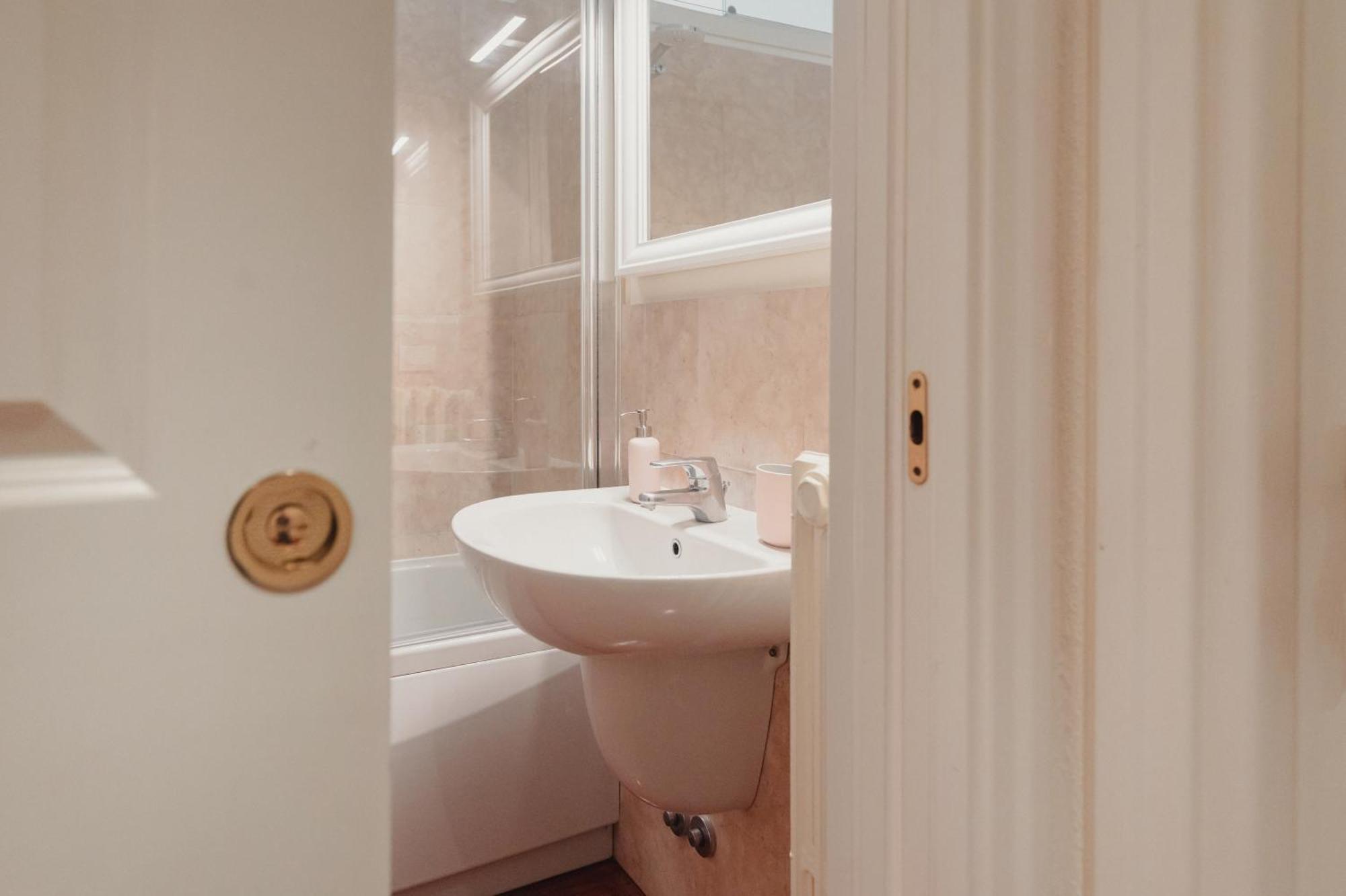 Gohost - Quiet, Bright & Stylish Flat In The Heart Of * Mailand